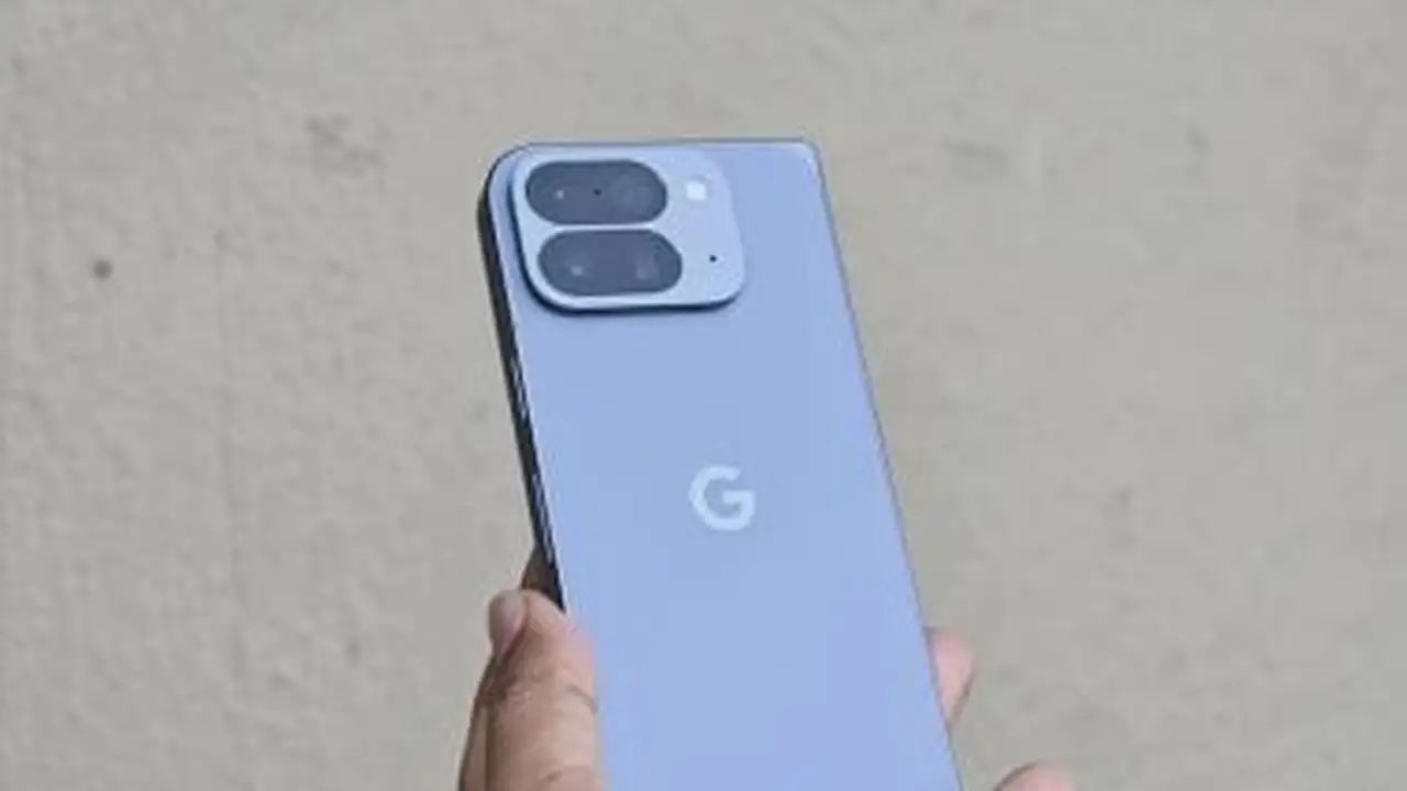 تسريبات جديدة تكشف تصميم Google Pixel 11 Pro Fold المرتقب